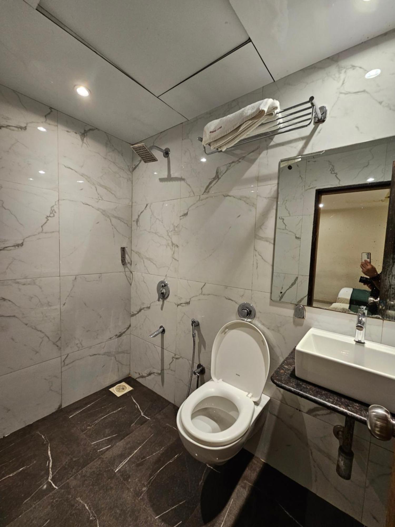 Hotel Bkc Garden - Near Us Embassy Bkc Mumbai Luaran gambar