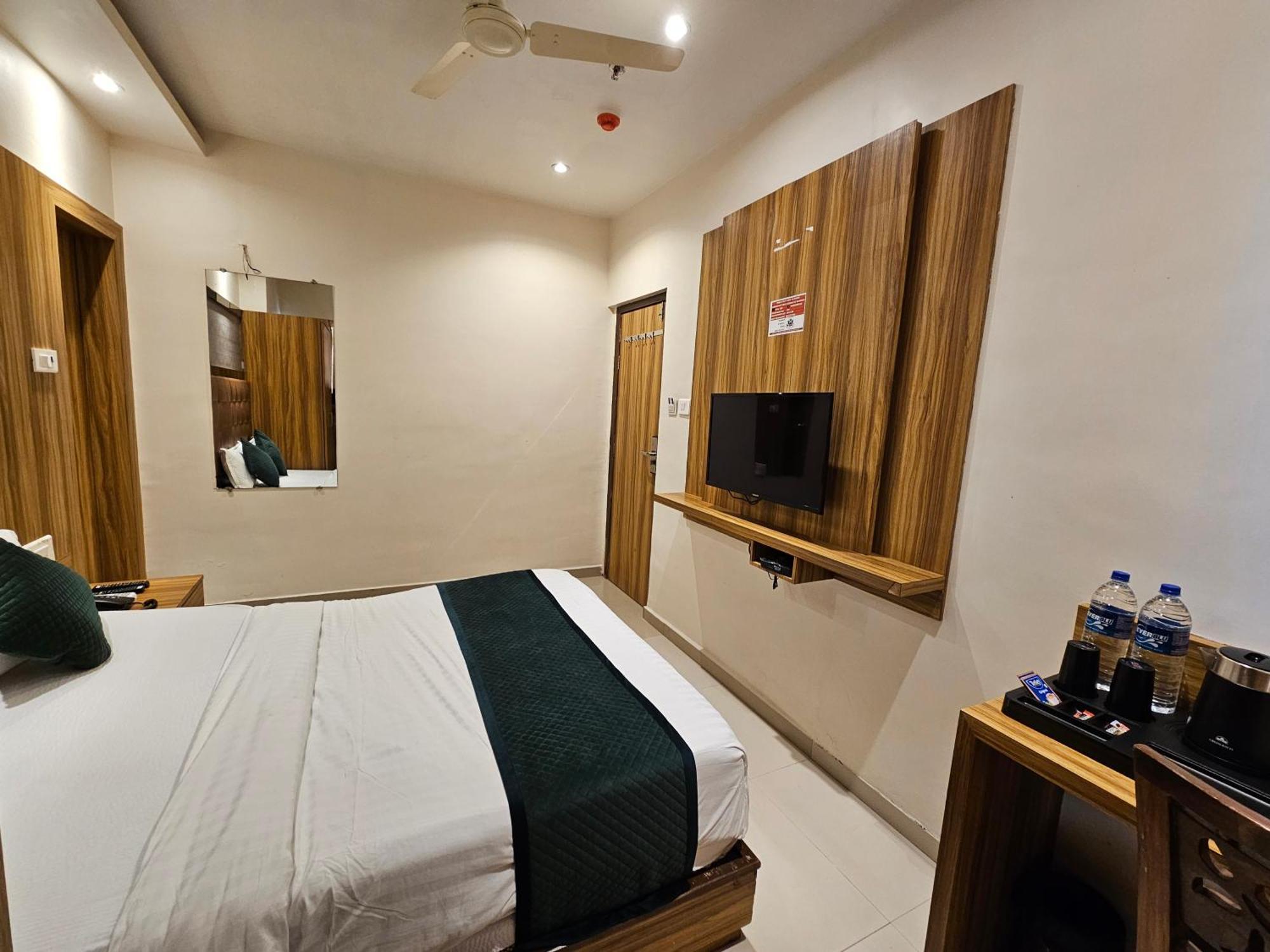 Hotel Bkc Garden - Near Us Embassy Bkc Mumbai Luaran gambar
